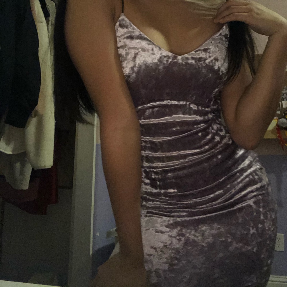 PURPLE VELVET BODYCON DRESS - Picture 3 of 4
